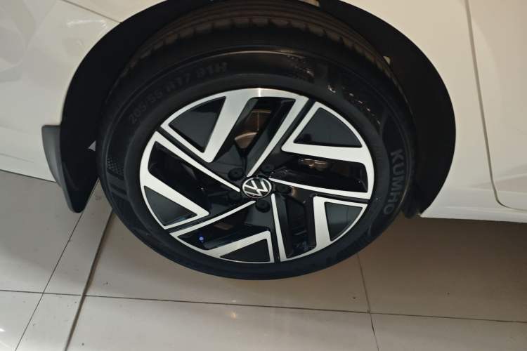 Used Volkswagen Sagitar 2025 Revised Version Three 300TSI DSG Excellence Edition
