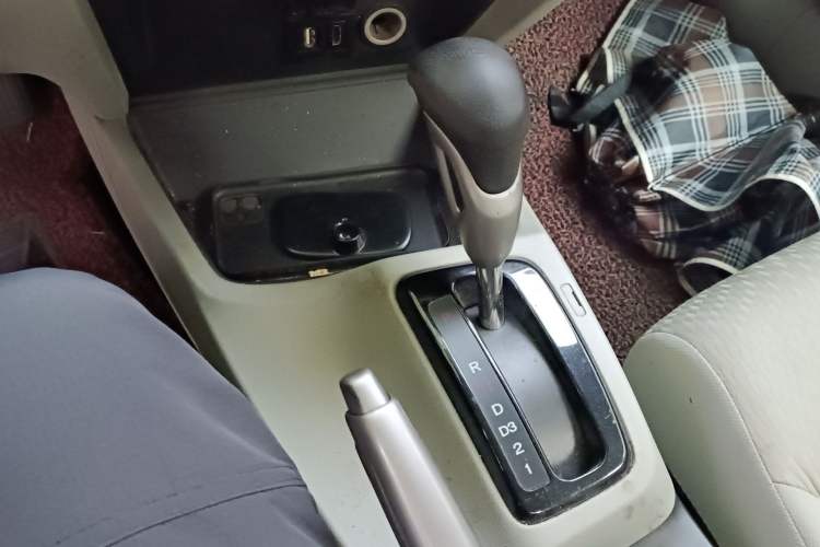 Used Honda Civic 2014 1.8L automatic comfort version Gear Lever