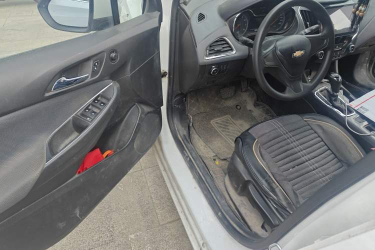 Used Chevrolet Cruze 2017 1.5L Automatic Pioneer Sunroof Edition