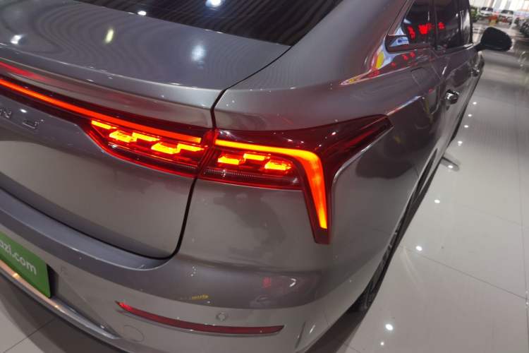 Used Bestune B70 2023 Third Generation 1.5T Automatic Enjoyment Version 70th Anniversary Edition
