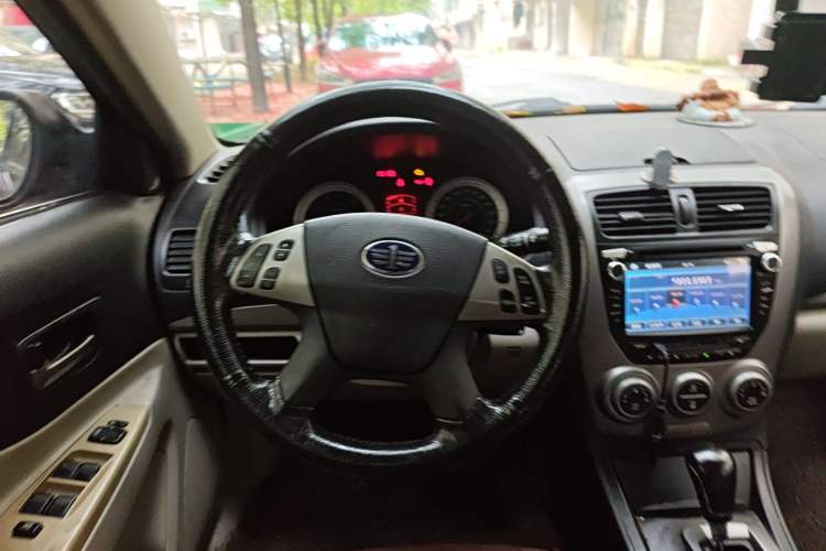 Used Bestune B50 2011 1.6L automatic with sunroof
