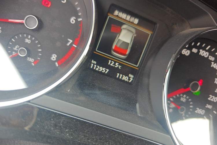 Used Volkswagen Sagitar 2018 280TSI DSG Luxury Model Odometer Close Up