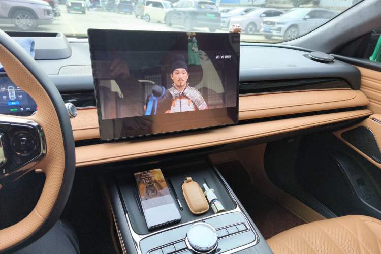 Used Geely Galaxy Galaxy 8 2025 130km EM-i Flagship Edition
