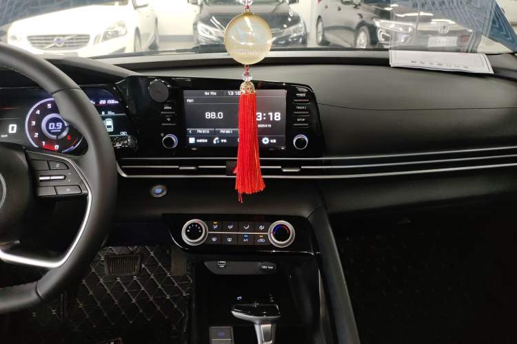 Used Hyundai Elantra 2022 1.5L CVT GLX Elite Edition