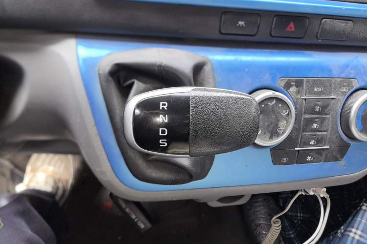 Used Farizon Xingxiang E6 2022 Van-Type Transport Vehicle Low Roof CATL 50.23 kWh Gear Lever