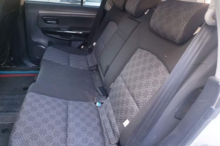 Used Haval H5 Classic 2010 Zhizun Edition 2.4L Four-Wheel Drive Comfort Model Left Rear Seat