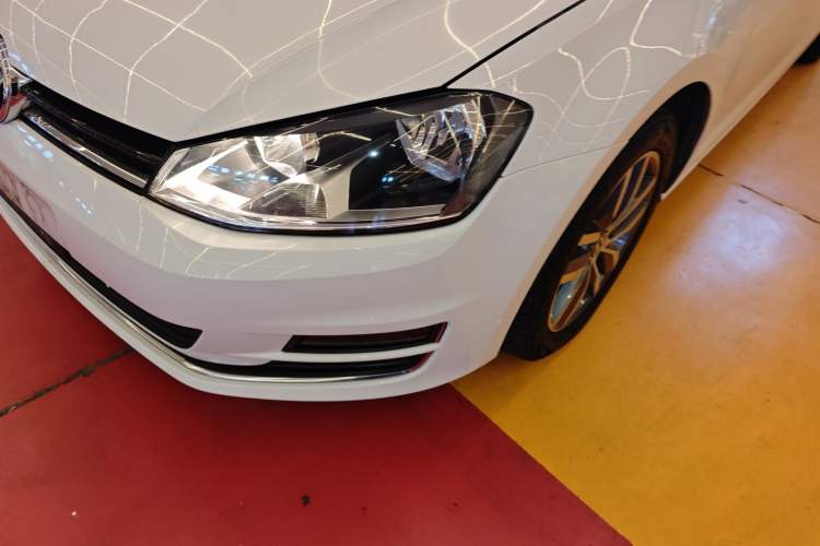 Used Volkswagen Golf 2016 230TSI Automatic Luxury Version
