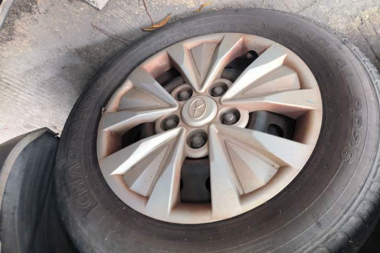 Used JAC Refine M3 2015 Maker Edition 1.6L Luxury Version Right Front Wheel Hub