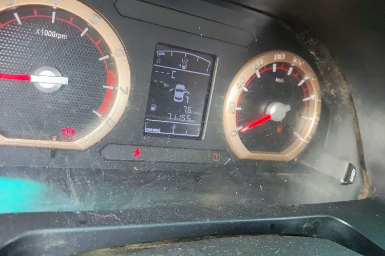 Used FORTHING Lingzhi 2019 M5L 1.6L 7-Seater Standard Model China VI Odometer Close Up