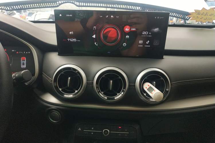 Used Wey VV6 2021 2.0T Two-Wheel Drive Smart Protection+