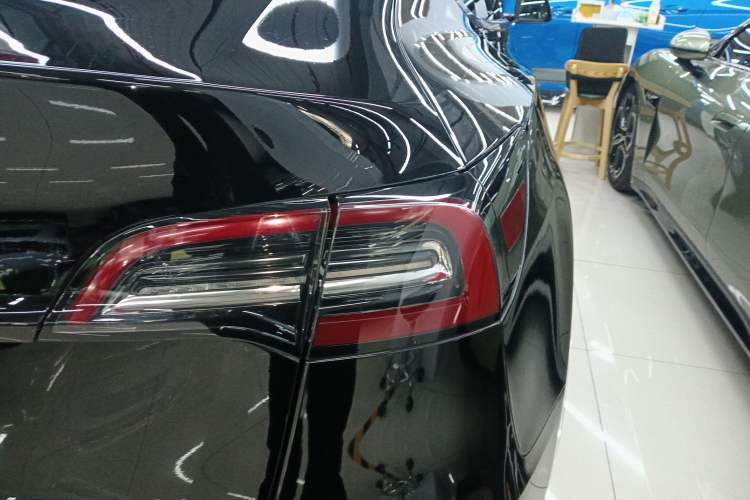 Used Tesla Model Y 2022 Long-Range All-Wheel-Drive Version