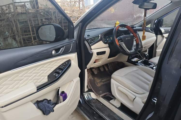 Used CHANGAN OSHAN Cosmos 2019 1.5T Manual Elite Version China V Standard Driver Seat