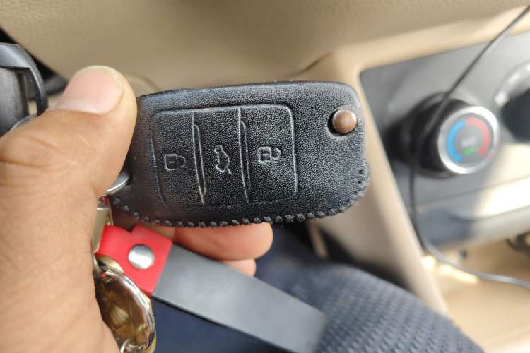 Used CHANGAN KUAYUE Xing V3 2022 1.5L Gasoline Comfort-Grade 5-Seater Minivan JL473QH Vehicle Key