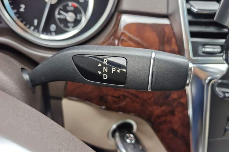 Used Mercedes-Benz M-Class 2014 ML 400 4MATIC Luxury Model
