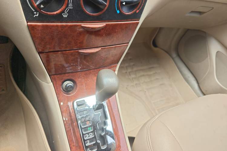 Used Toyota Corolla EX 2010 1.6L Automatic Classic Edition Gear Lever
