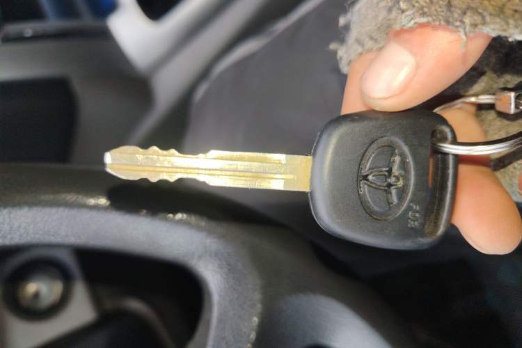 Used Foton Scenic G5 2020 2.0L Long-Wheelbase Flat-Roof 6-Seater Multi-Purpose Passenger Vehicle 1TZS