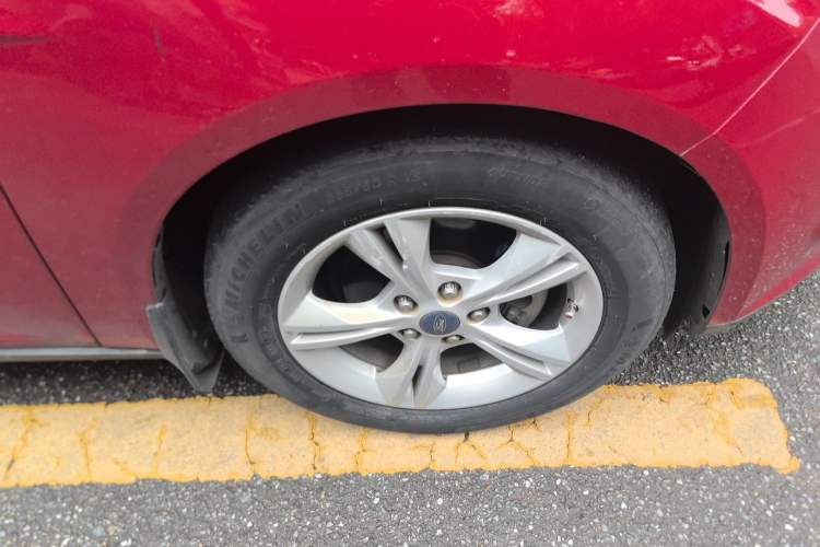 Used Ford Focus 2012 Hatchback 1.6L Automatic Fashion Edition
