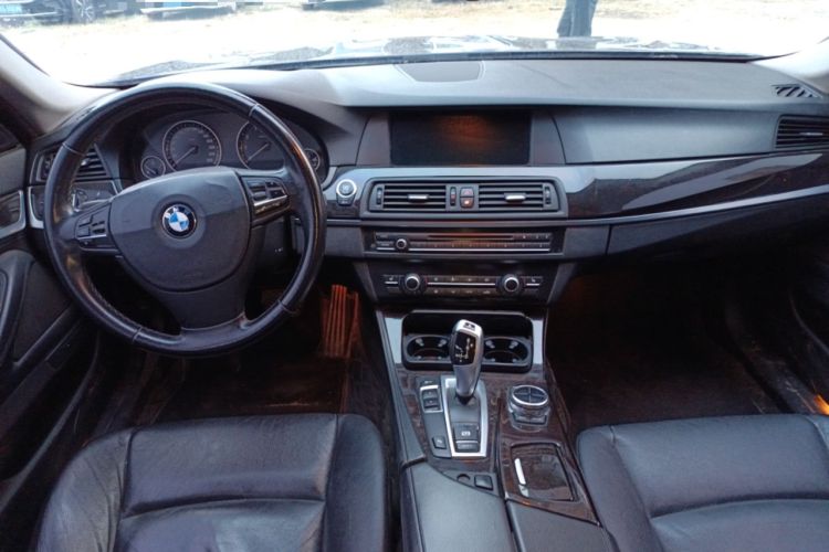 Used BMW 5 Series 2013 525Li Luxury Model Center Console