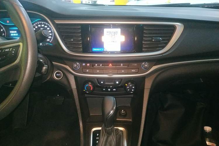 Used Buick GT 2021 Revised Version Flagship 1.5L Automatic Elite Edition Audio And AC Panel