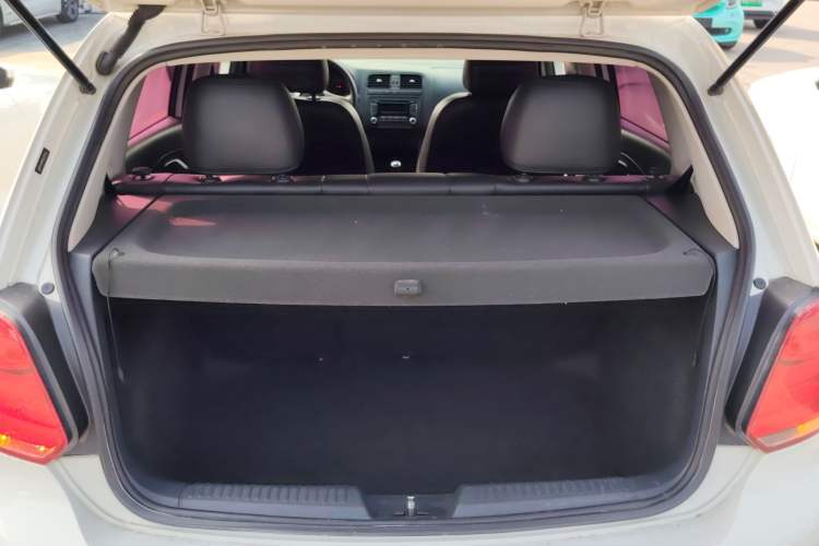 Used Volkswagen Polo 2013 1.4L Manual Fashion Edition Trunk