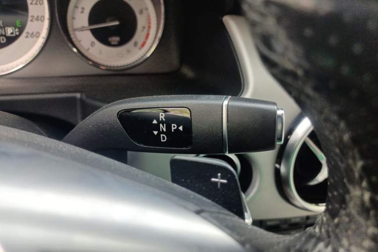 Used Mercedes-Benz GLK-Class 2015 GLK 260 4MATIC Dynamic Edition Ultimate Version Gear Lever