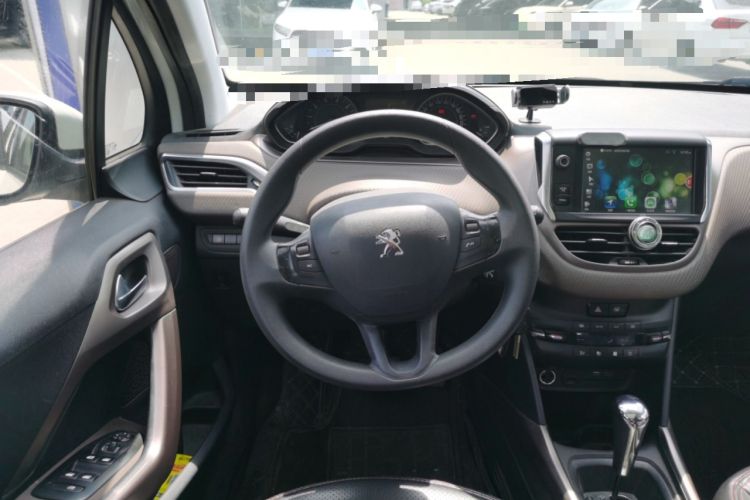 Used Peugeot 2008 2014 1.6L Automatic Fashion Edition Steering Wheel