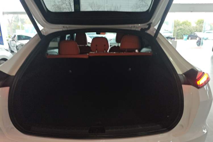 Used ONVO L60 2024 60 kWh Rear-Drive Version