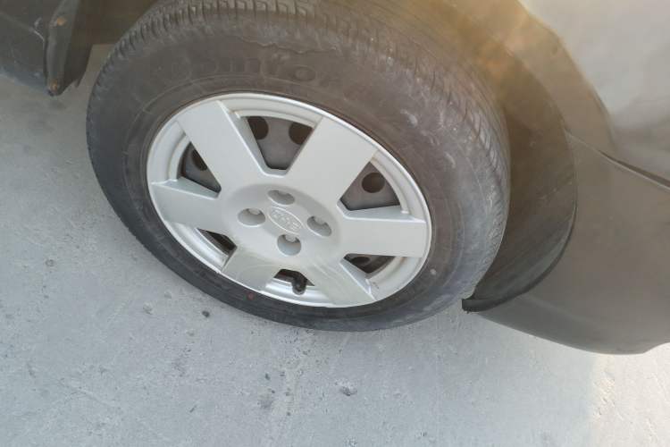 Used BYD F3 2013 1.5L Automatic Standard Edition Right Front Wheel Hub