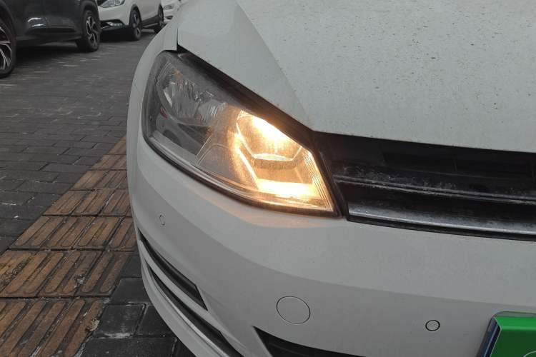 Used Volkswagen Golf 2017 1.6L Automatic Comfort Million-Vehicle Anniversary Edition