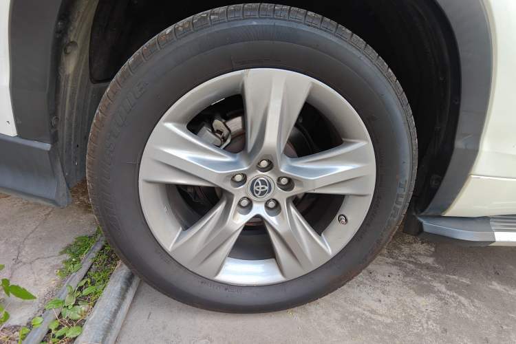 Used Toyota Highlander 2015 2.0T Two-Wheel Drive Luxury Edition 7 Seats
