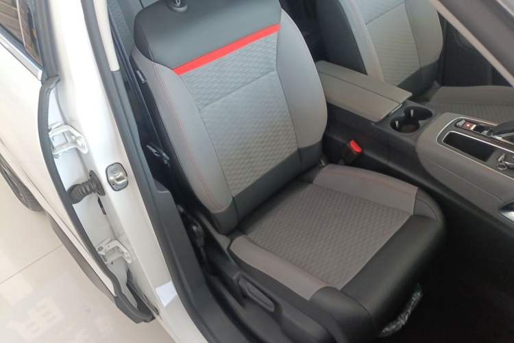 Used Citroen C5 AIRCROSS New Energy 2020 1.6T All-Wheel-Drive Plug-in Hybrid Enjoyment Version Right Front Seat