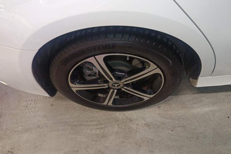 Used Mercedes-Benz A-Class 2024 Updated A 200 L Fashion Version Right Rear Wheel Hub