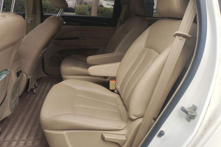 Used Baojun 730 2016 1.5T Manual Luxury Edition 7 Seats
