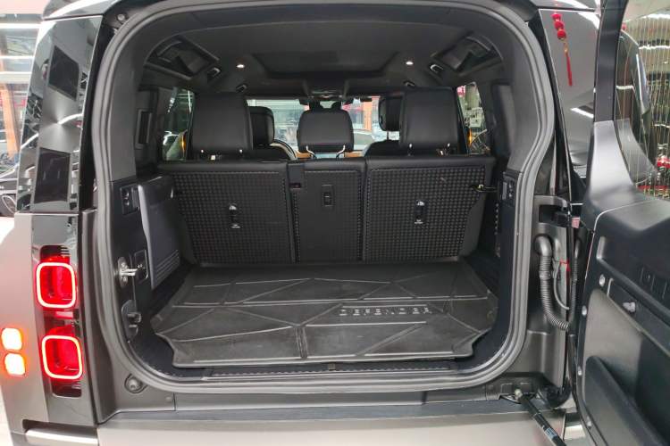 Used Land Rover Defender 2024 110 3.0T P400 X-DYNAMIC HSE
