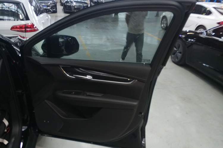 Used Cadillac XT5 2022 2.0T Two-Wheel Drive Luxury Version