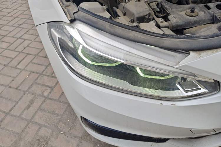 Used BMW 1 Series 2018 Facelifted 118i Sport Edition Right Front Headlight