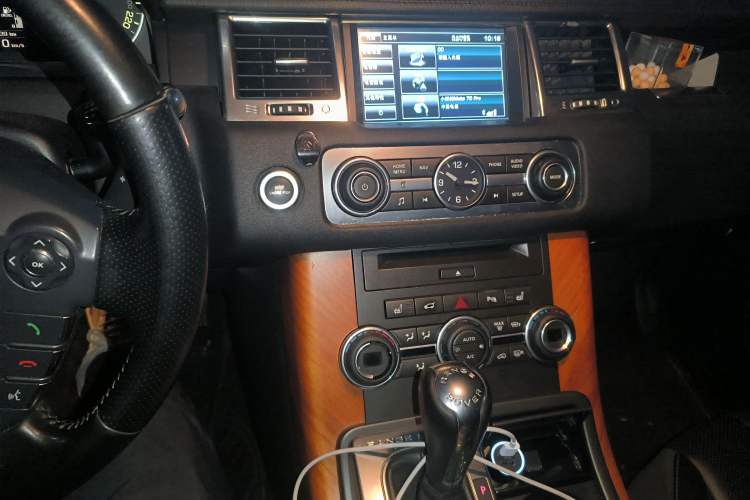 Used Land Rover Range Sport 2012 3.0 TDV6 HSE Diesel Edition Audio And AC Panel