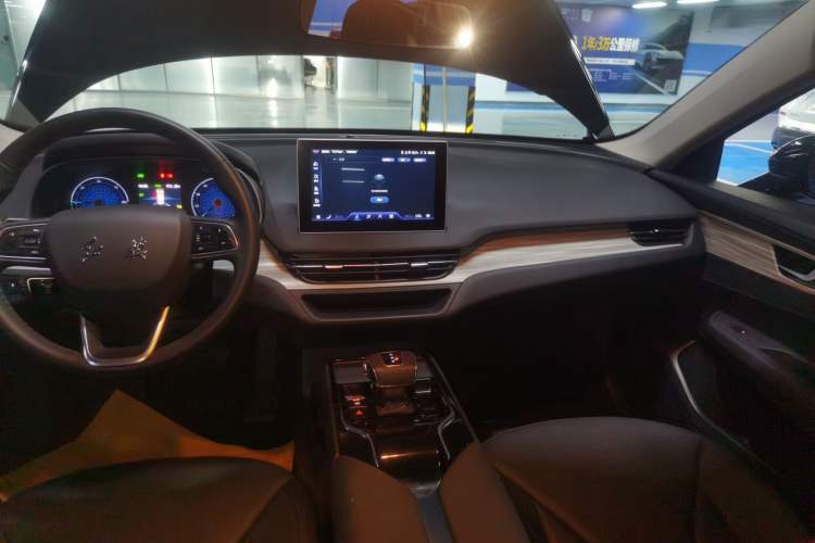 Used Hongqi E-QM5 2024 500km Range Edition
