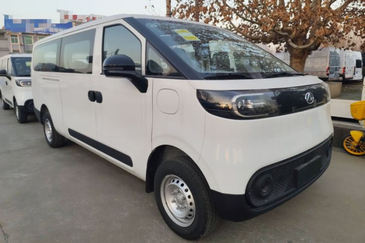 Used SAIC MAXUS Dana V1 2025 V1+ Long Wheelbase Low-Roof Multi-Function Version (62 kWh)