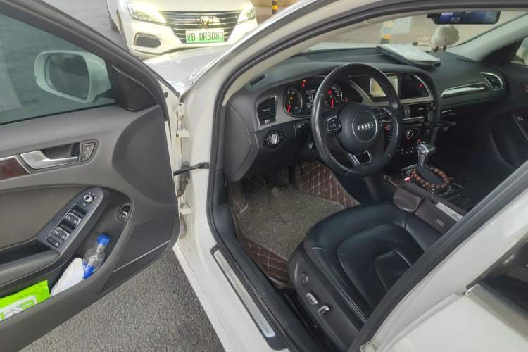 Used Audi A4L 2015 35 TFSI Automatic Comfort Model Driver Seat