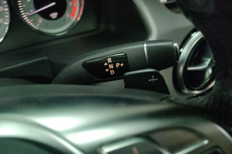 Used Mercedes-Benz GLK-Class 2015 GLK 300 4MATIC Fashion Edition Ultimate Version Gear Lever