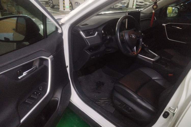 Used Toyota Wildlander 2021 Dual-Engine 2.5L E-CVT Two-Wheel Drive Luxury Edition
