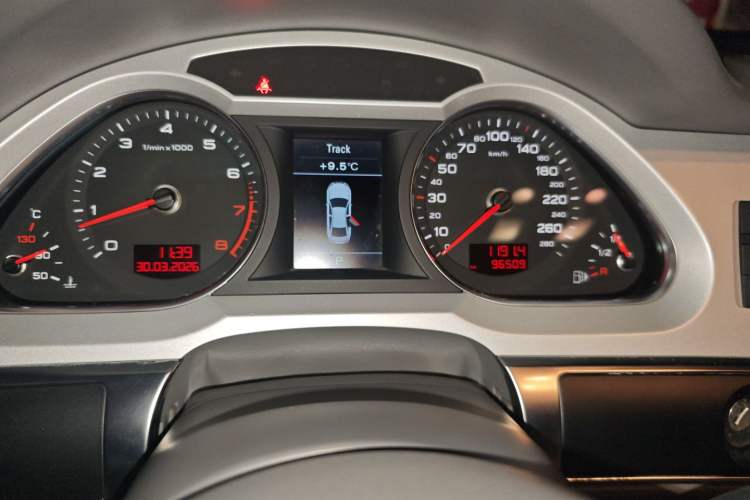 Used Audi A6L 2011 2.8 FSI Luxury Model Odometer Close Up