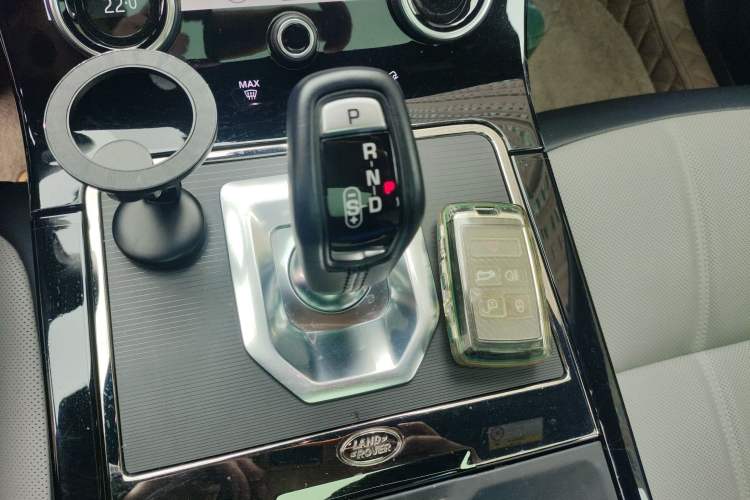 Used Land Rover Range Evoque 2020 249 PS R-DYNAMIC SE Sport Technology Edition
