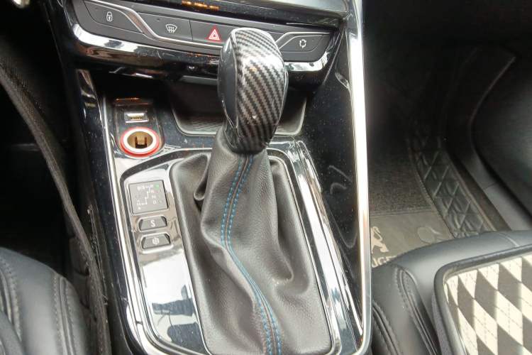 Used Peugeot 308 2016 1.6L Automatic Fashion Edition Gear Lever