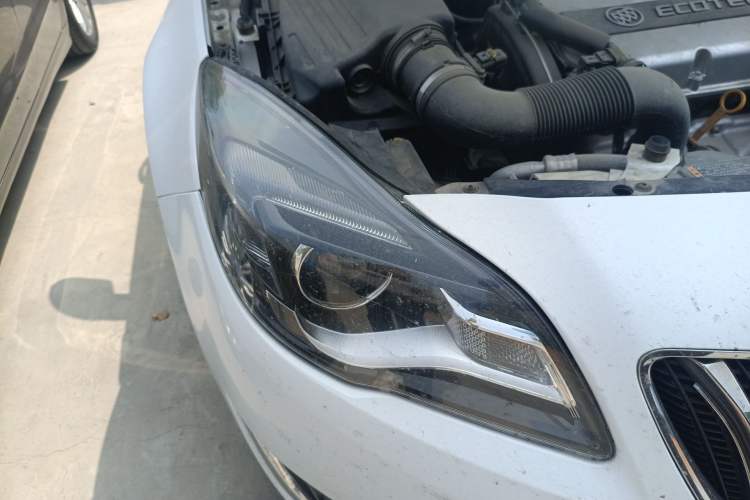 Used Buick Regal 2015 1.6T Leading Technology Model Right Front Headlight