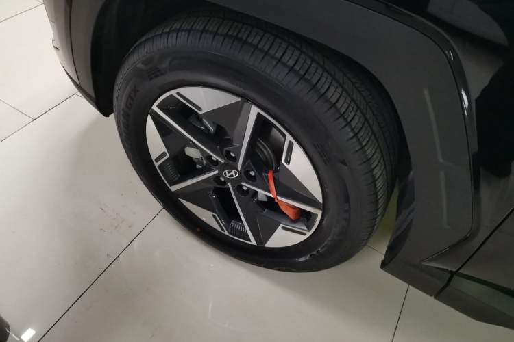 Used Hyundai Tucson 2025 Tucson L 1.5T Elite Edition Left Front Wheel Hub