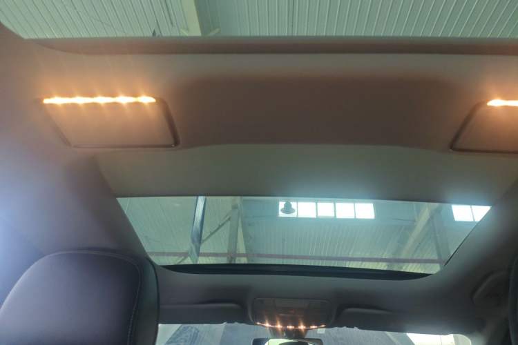 Used Mercedes-Benz E-Class 2022 Second Facelift E 300 L Fashion Edition Headliner