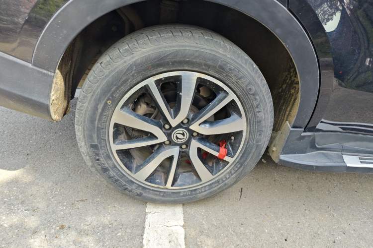 Used Dongfeng Fengon 580 2016 Revised Version 1.5T CVT Luxury Edition Right Rear Wheel Hub