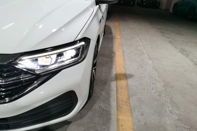 Used Volkswagen Sagitar 2025 Revised Version Three 300TSI DSG Excellence Edition
